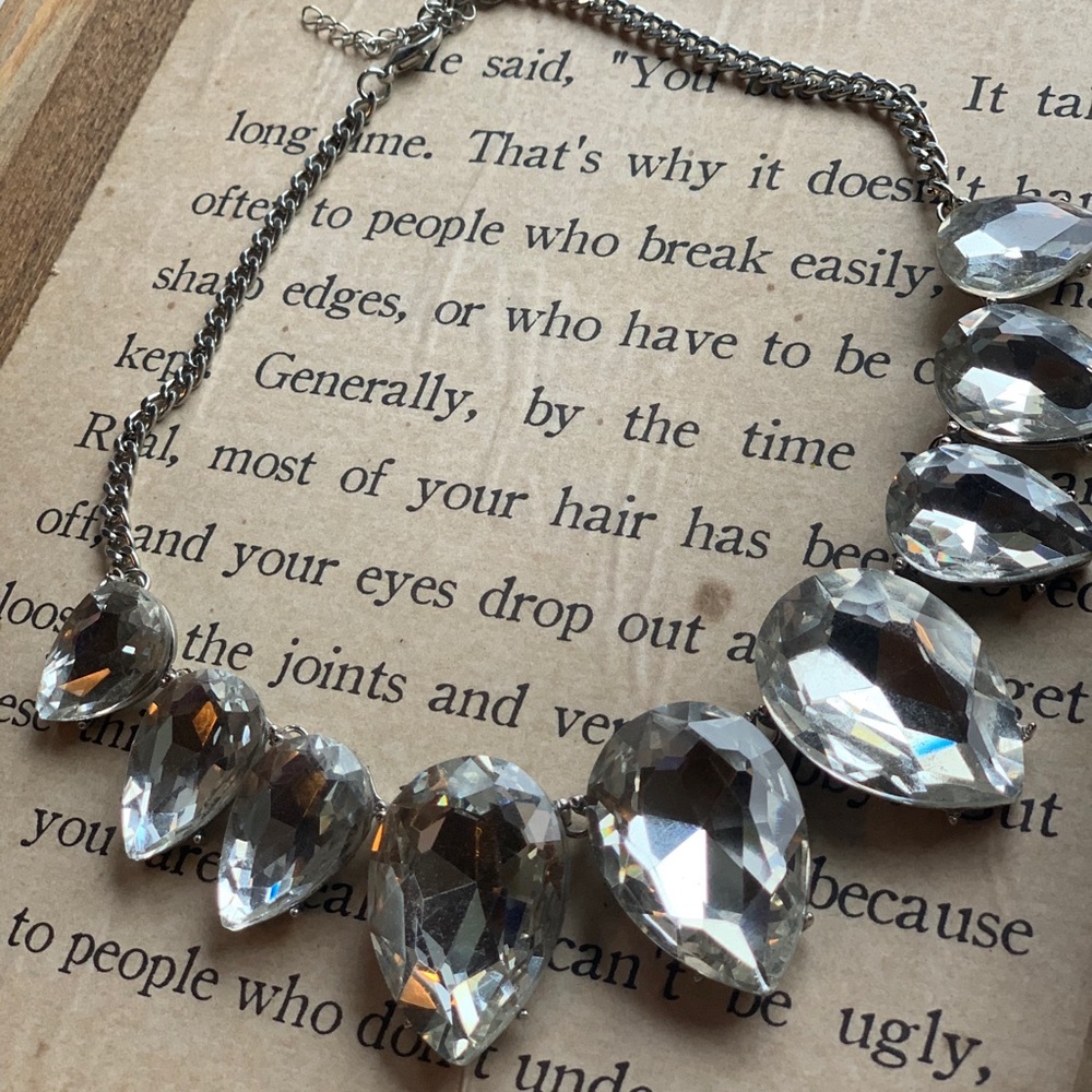 Statement necklace